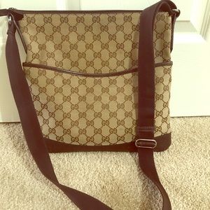 Authentic, Gucci crossbody.